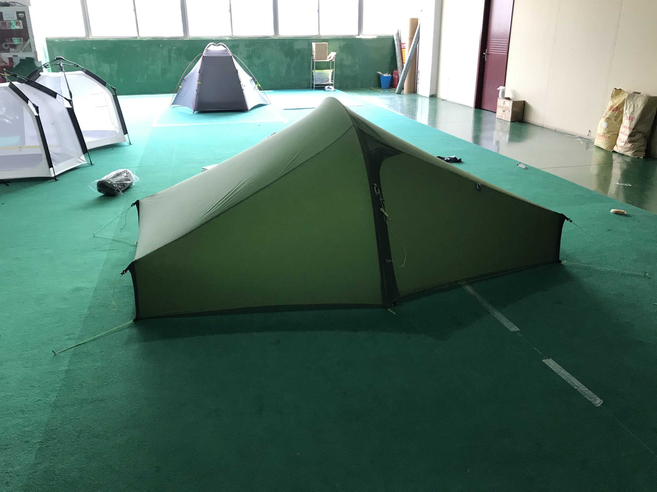 1P backpacking tunnel tent (2) 1P backpacking tunnel tent